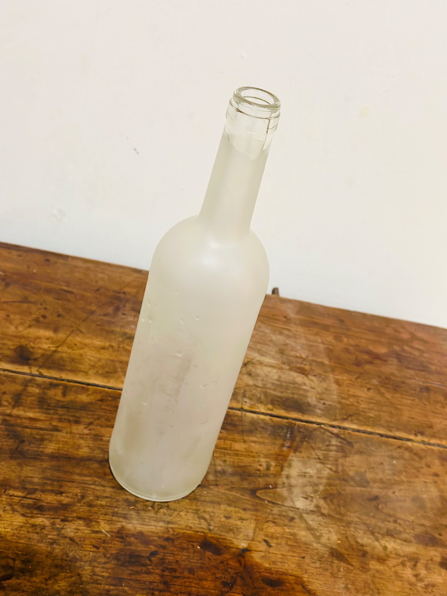 N° 9 : 12 bouteilles de vin : 1€ l’unité 